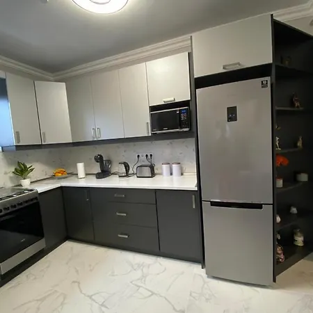 Oliaparman Apartament *